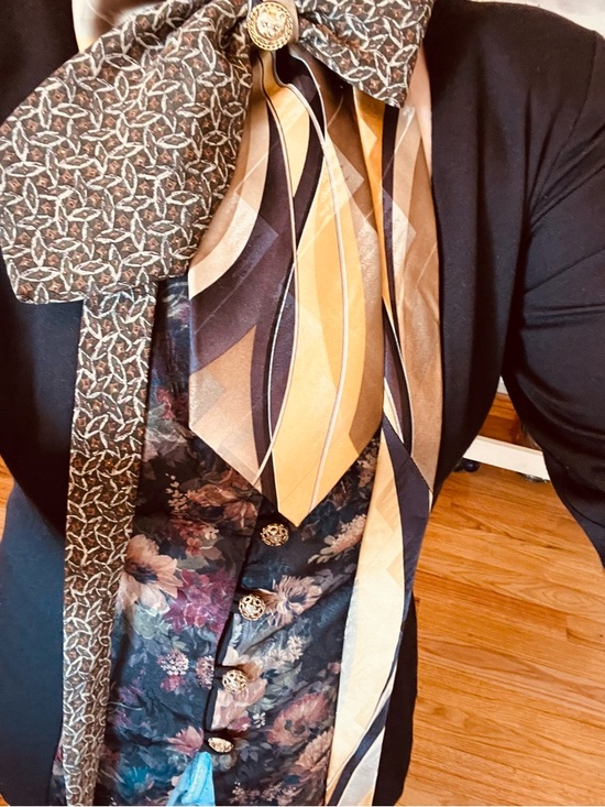 #N11 GEMINI ♊️ TIE NECKLACE - Picture 2 of 4